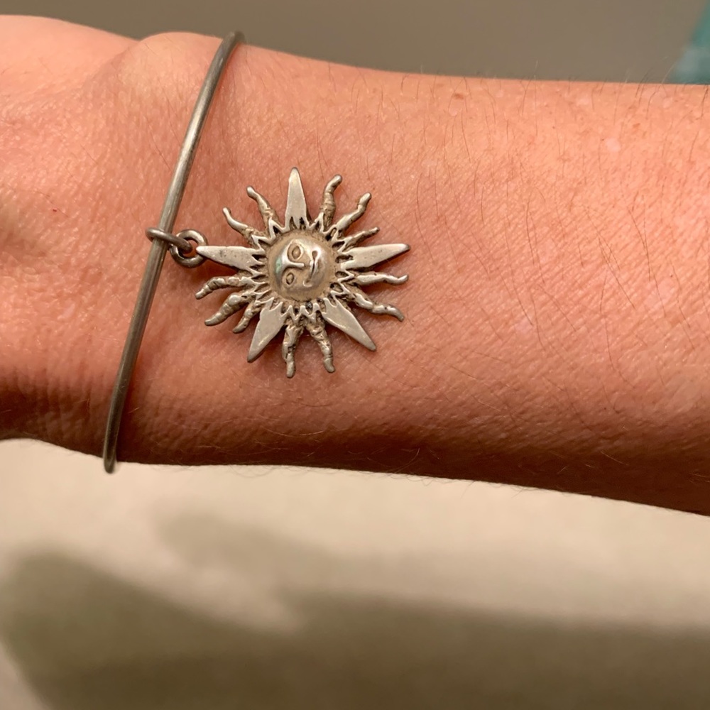 James Avery retired Sun charm & hook on bracelet